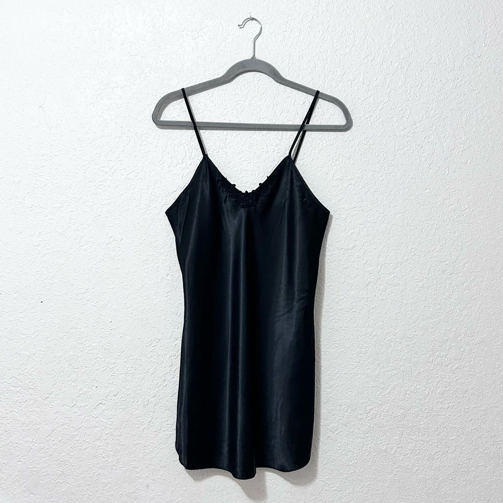 Intimate Affair blacky nighty size small